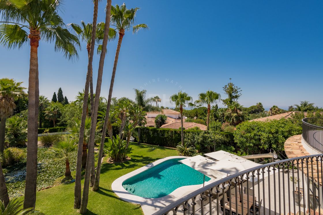 Charming fully renovated villa with sea and mountain views in Nagüeles, on Marbella’s Golden Mile