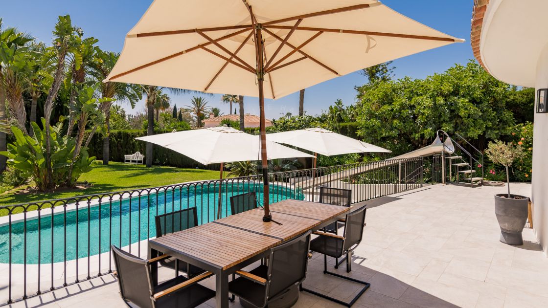 Charming fully renovated villa with sea and mountain views in Nagüeles, on Marbella’s Golden Mile