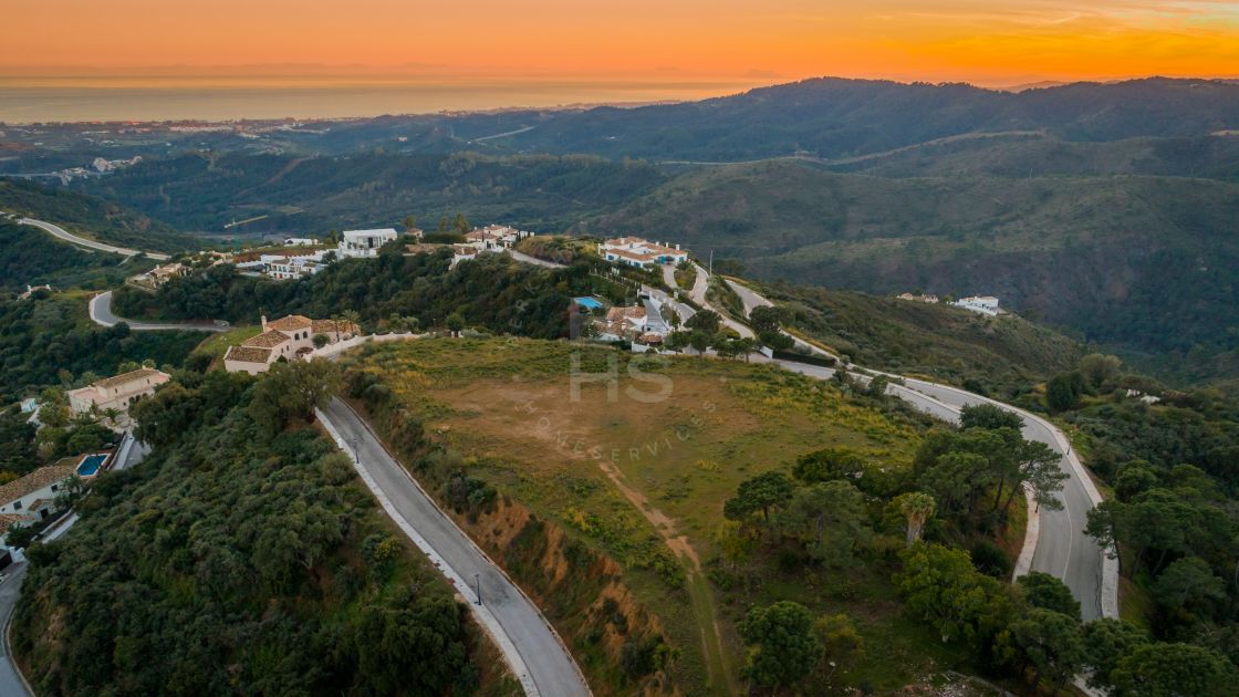 Huge plot with panoramic views in Montemayor, Benahavís