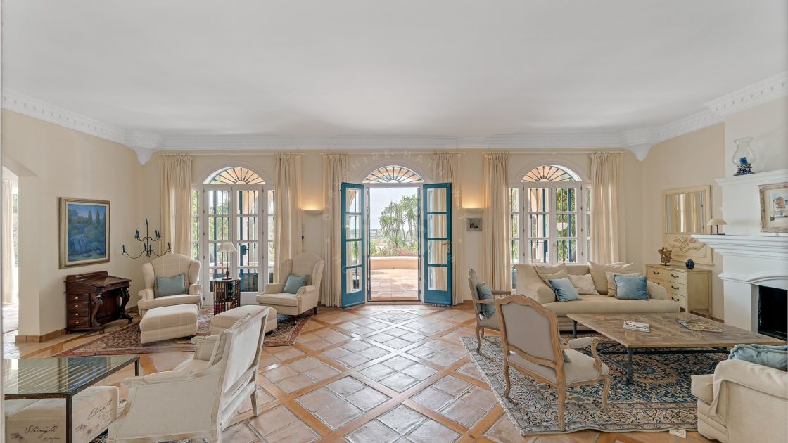 Majestic villa with impressive golf and mountain views in La Quinta, Benahavís