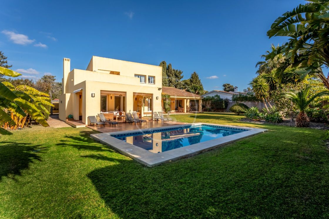 Villas for sale in Estepona