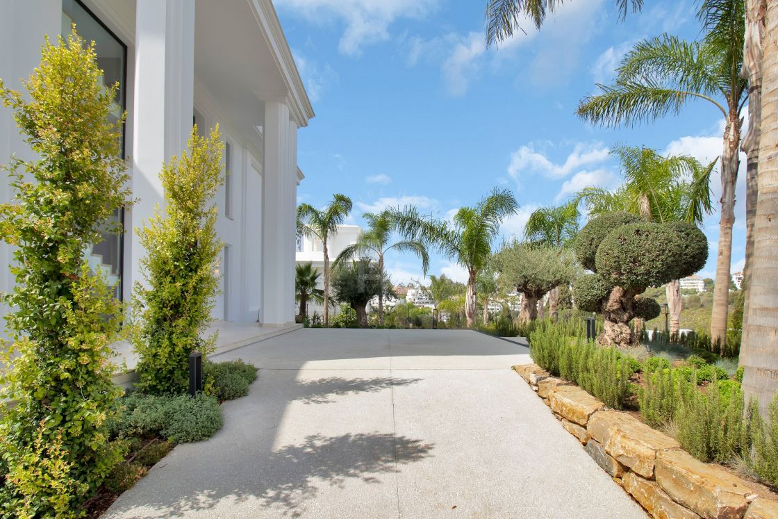 Exquisite off-plan villa in a prestigious residential area o Marbella’s Golden Mile
