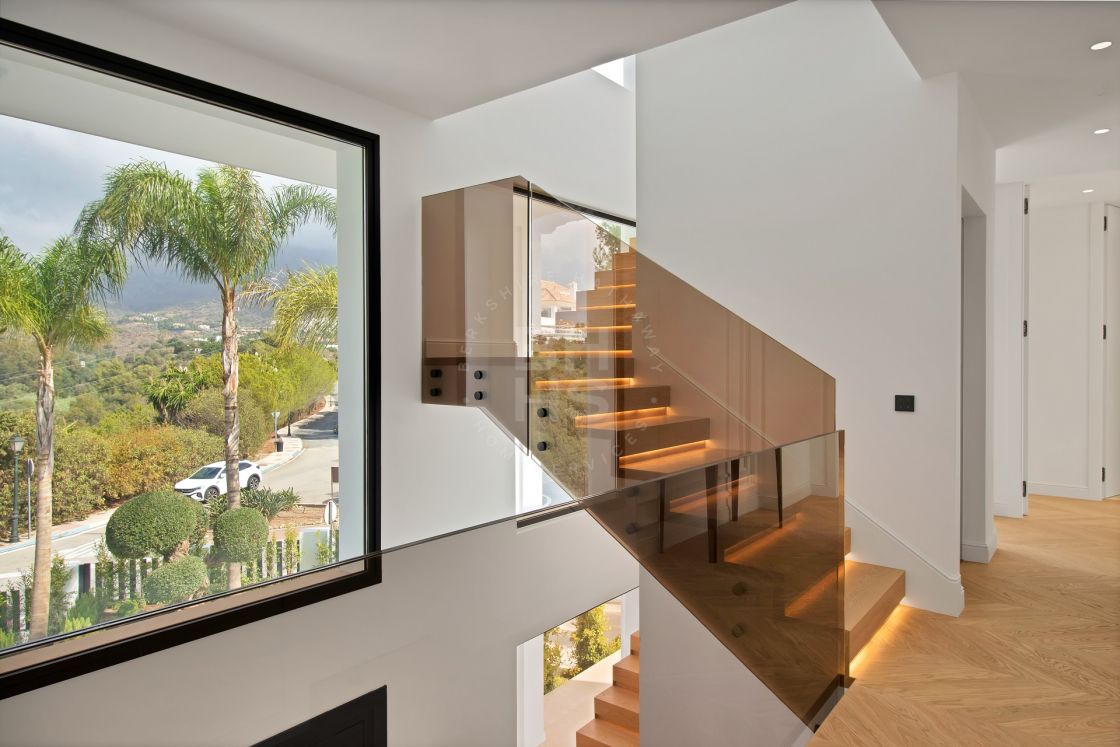 Exquisite off-plan villa in a prestigious residential area o Marbella’s Golden Mile