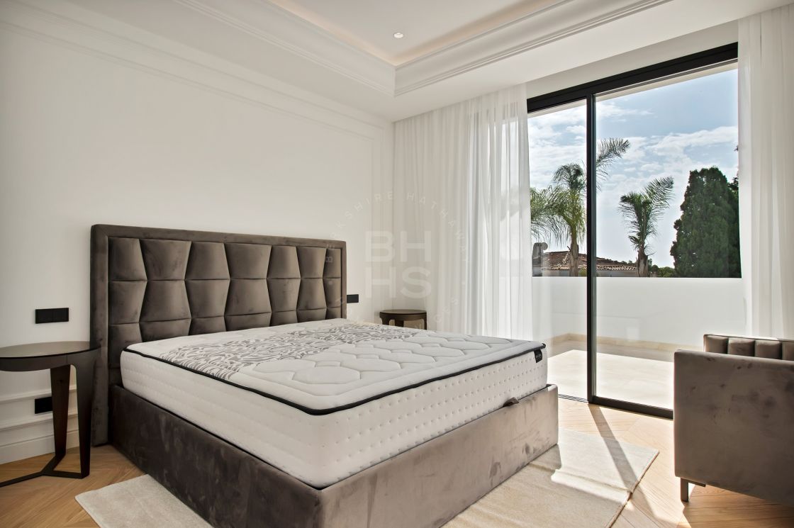 Exquisite off-plan villa in a prestigious residential area o Marbella’s Golden Mile