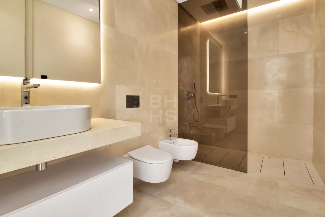 Exquisite off-plan villa in a prestigious residential area o Marbella’s Golden Mile