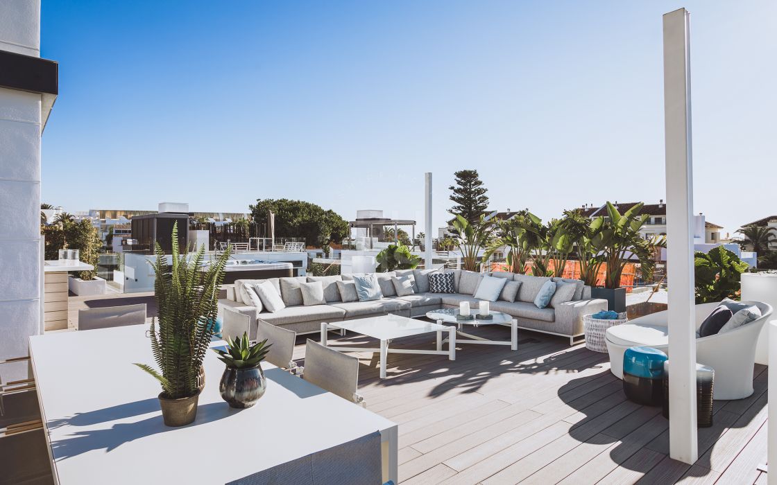 Exclusive listing: Exquisitely presented brand-new beachside villa next to Puerto Banús