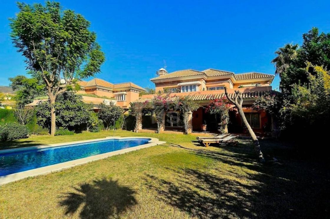 Wonderful Mediterranean-style villa in the heart of the Golf Valley