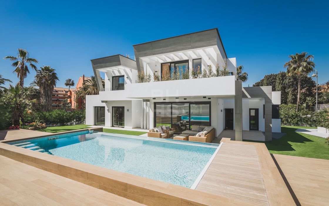 Villas for sale in Marbella - Puerto Banus