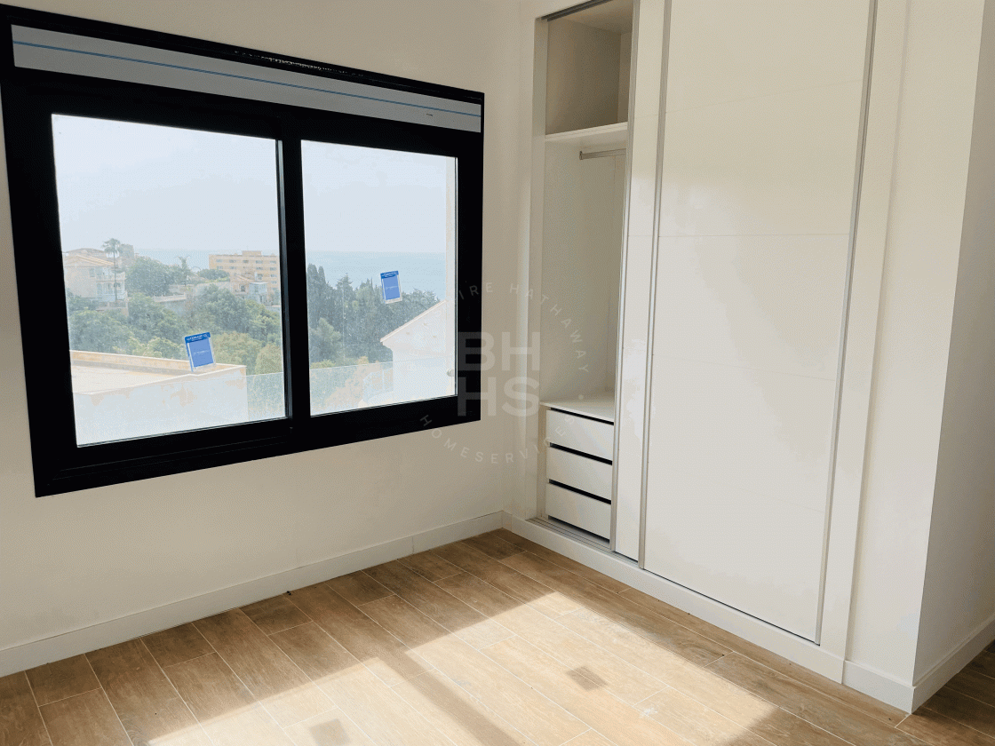 Development of luxury villas and townhouses walking distance to the beach in Benalmádena