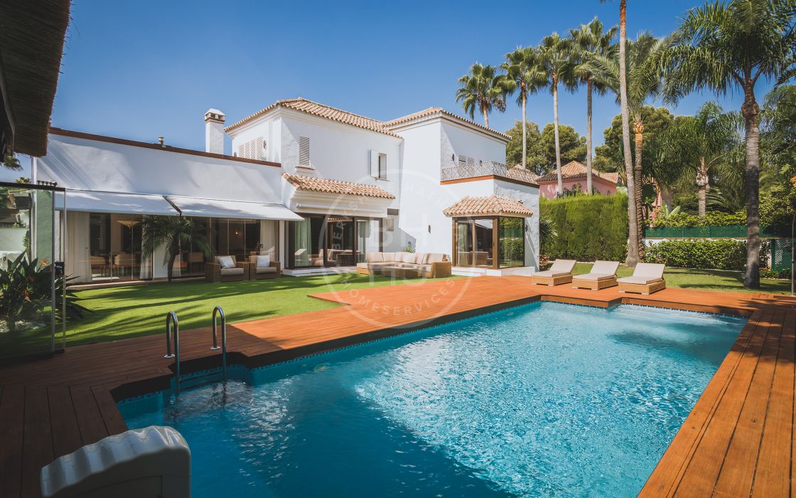 Villa totalmente renovada con encanto andaluz situada entre Puerto Banús y Cortijo Blanco