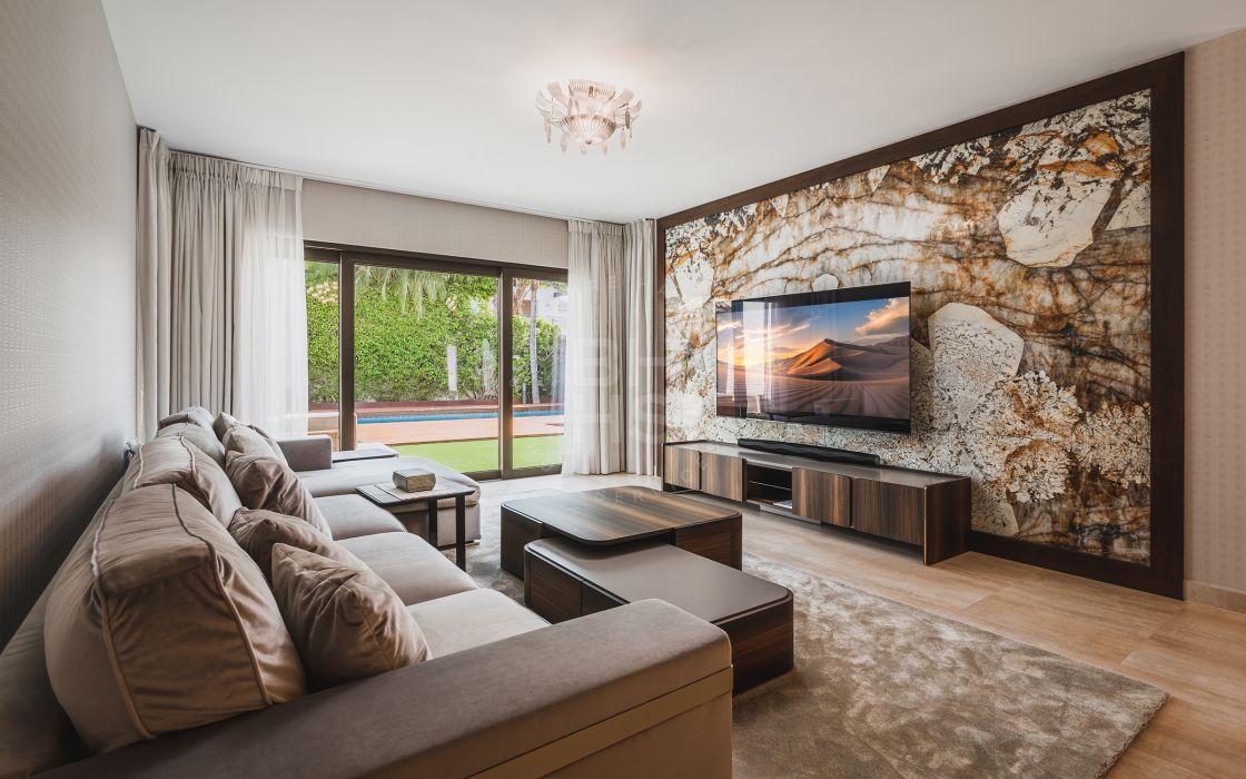 Exclusive 4-bedroom villa in Las Mimosas, Puerto Banús