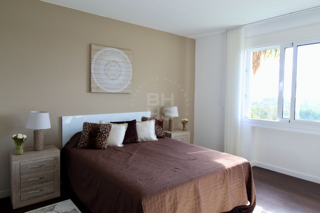Renovated frontline golf villa in Nueva Atalaya, Benahavís
