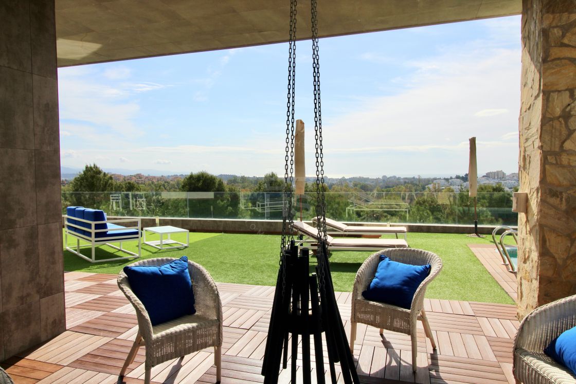 Renovated frontline golf villa in Nueva Atalaya, Benahavís