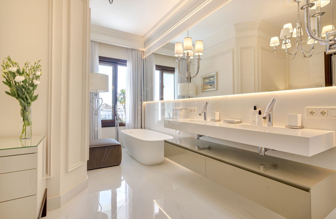 Elegant villa with traditional Andalusian touches in Sierra Blanca, one of the most prestigious complexes on the Golden Mile