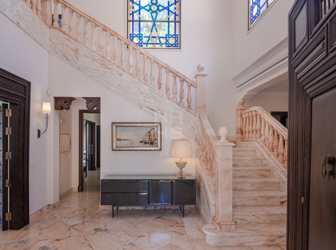 Elegant villa with traditional Andalusian touches in Sierra Blanca, one of the most prestigious complexes on the Golden Mile