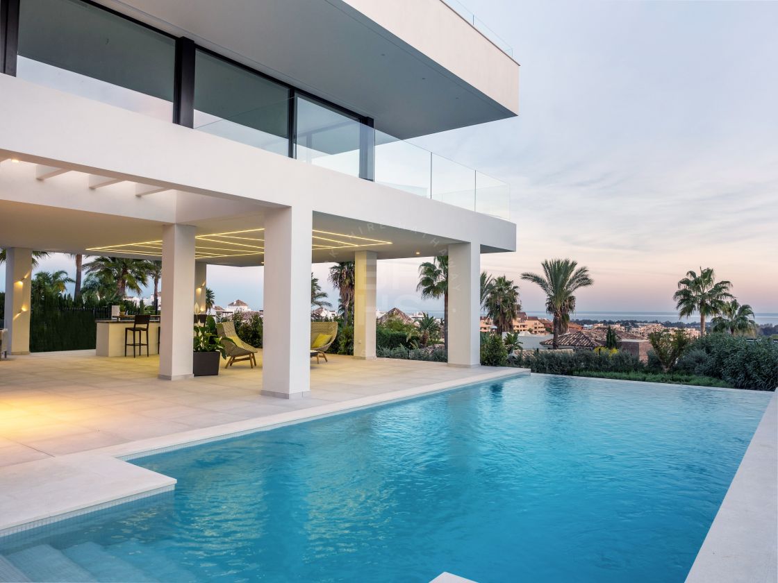 Fabulous Brand New Villa in Prime El Paraíso Location