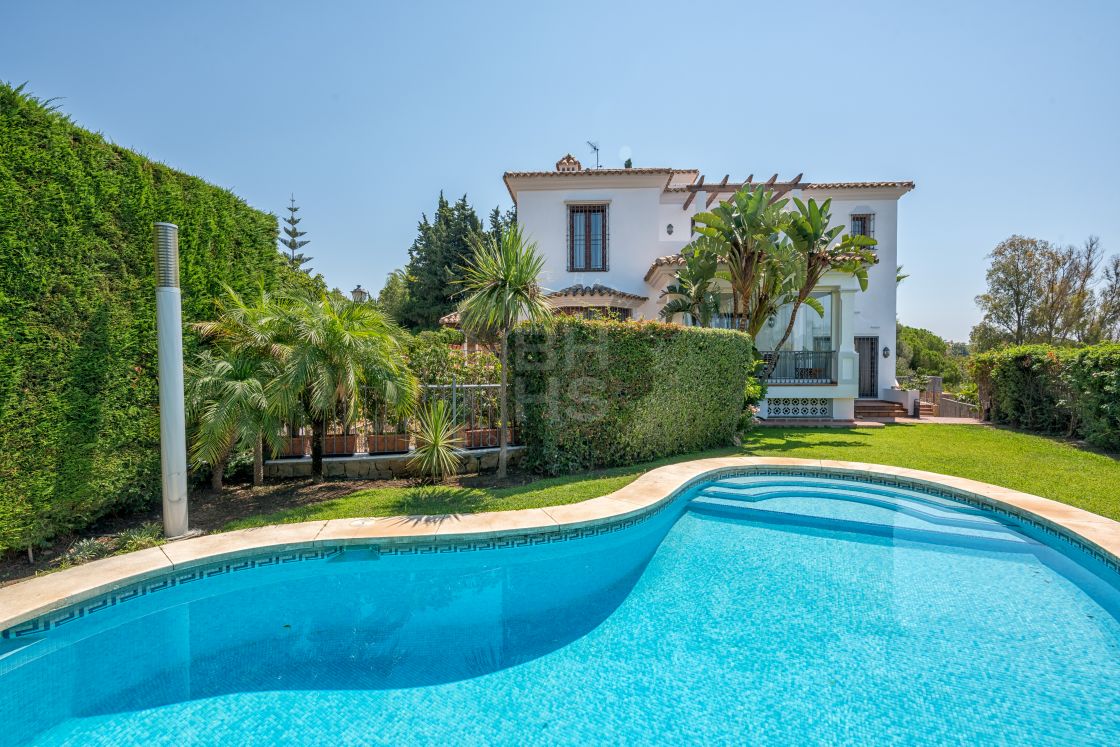 Contemporary style villa recently renovated in Elviria, Marbella.