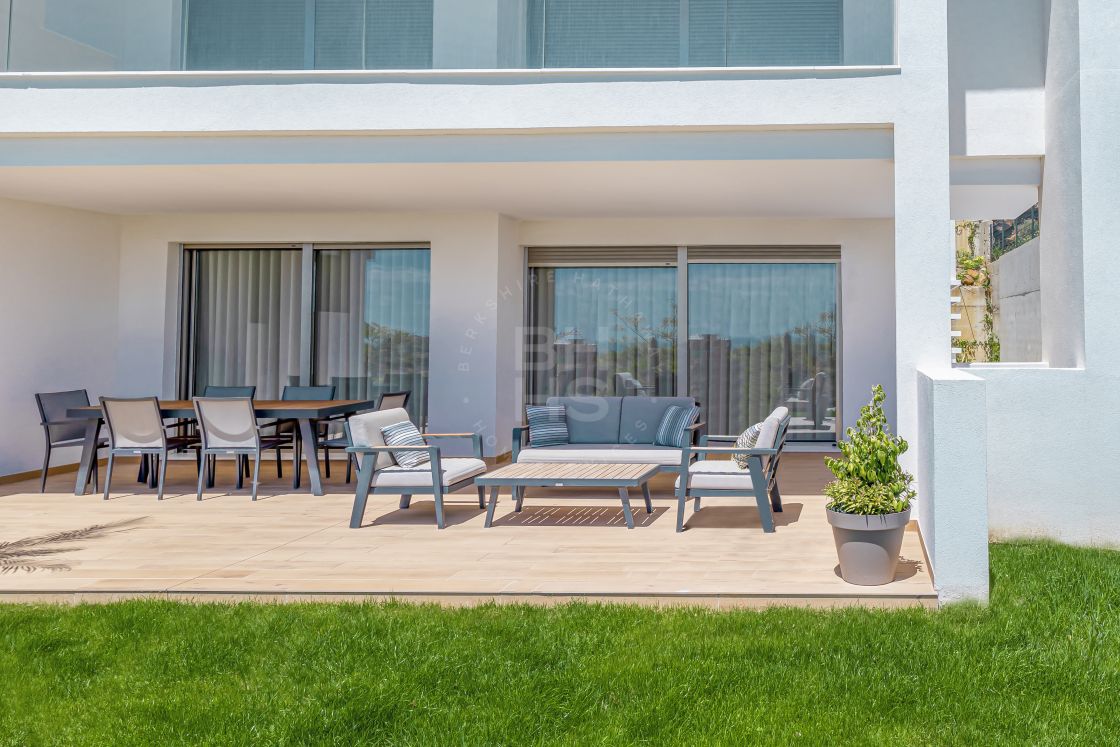Ideally located garden apartment close to all amenities and the Estepona marina