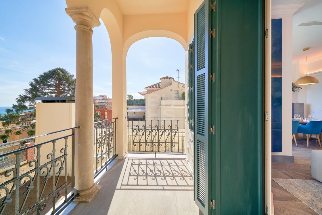 Exceptional ground-floor duplex with sea views in one of the most prestigious areas of Málaga