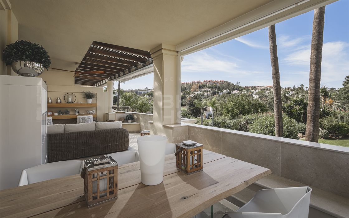 Stylish and spacious home in one of the most desirable developments of Nueva Andalucia, Las Alamandas.