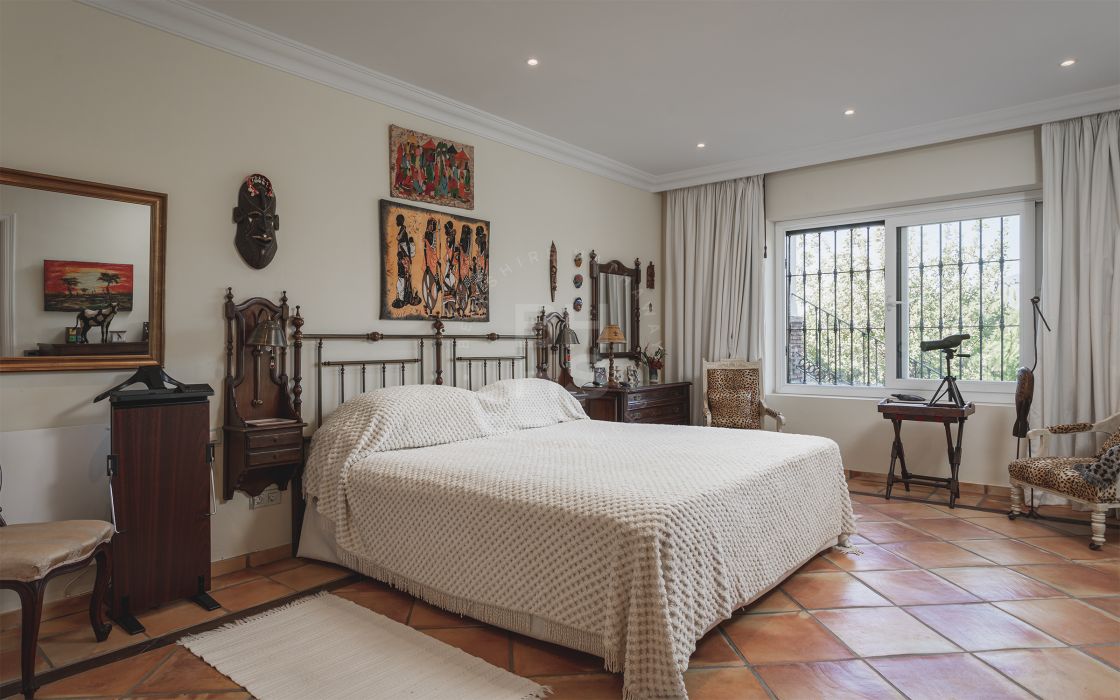 Impressive elegant Andalusian-style front line golf villa with panoramic golf and mountain views in Marbella Club Golf Resort
