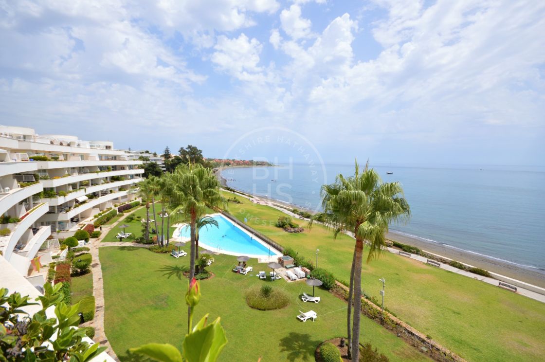 Spectacular beachfront duplex penthouse with breathtaking views on the New Golden Mile, Estepona.