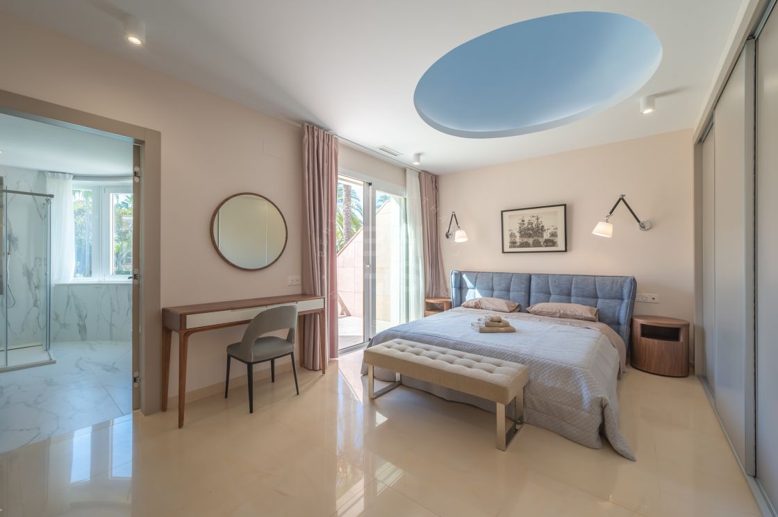 Luxury garden duplex apartment in Gray d’Albion, an exclusive beachfront development in Puerto Banús