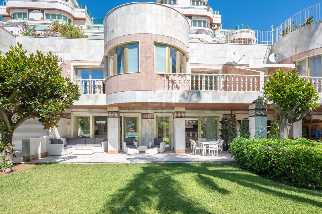 Beachfront properties for sale in Marbella