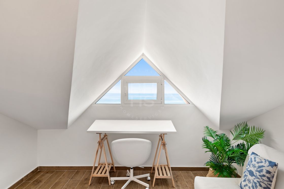 Contemporary front line beach duplex penthouse in Estepona West