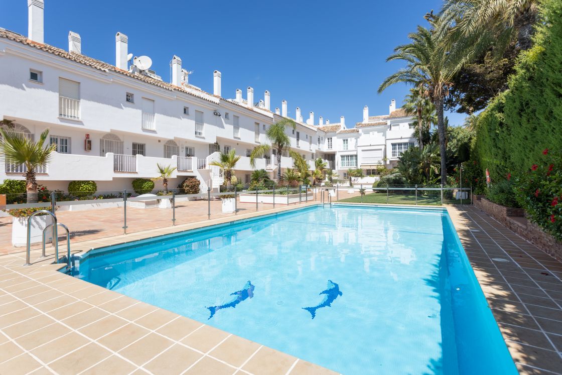 Town Houses for sale in Nueva Andalucia