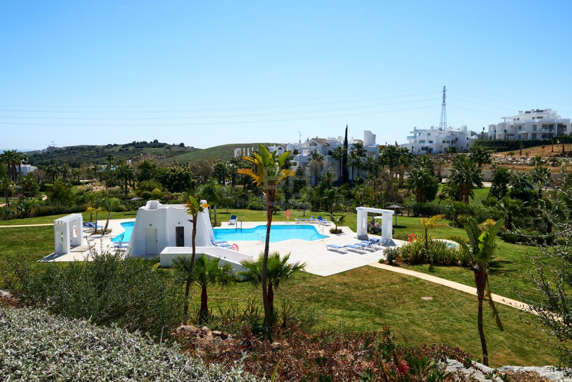 Spectacular modern apartment in a luxury development located between Sotogrande and Marbella