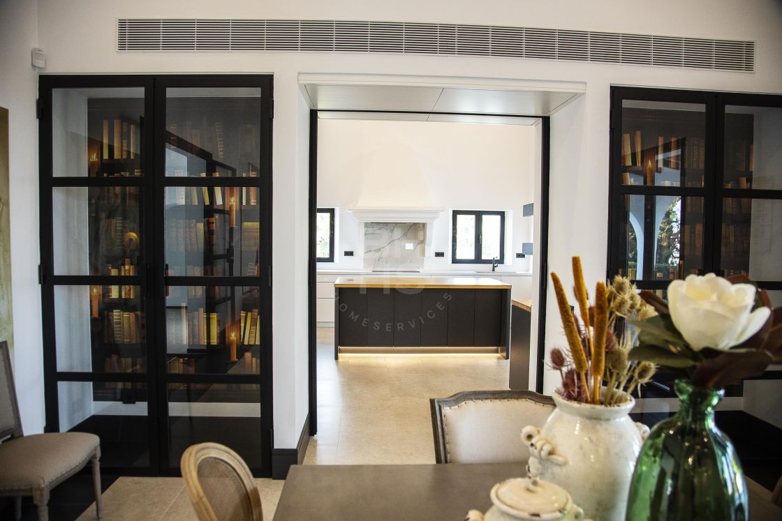 Freshly renovated cortijo-style villa with mountain views in Cancelada, on the New Golden Mile