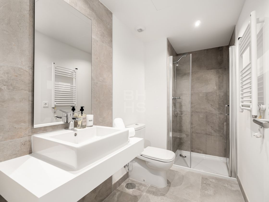 Modern apartment in a brand-new building in the heart of Estepona