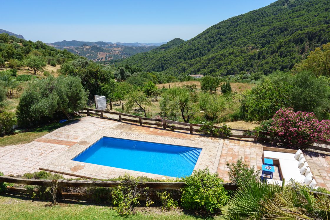 Charming countryside villa with sea views in the village of Gaucín