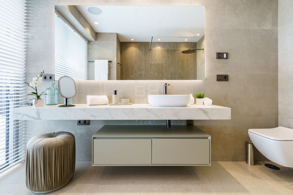 Brand-new very private villa set on an huge plot in the most exclusive gated estate in Europe