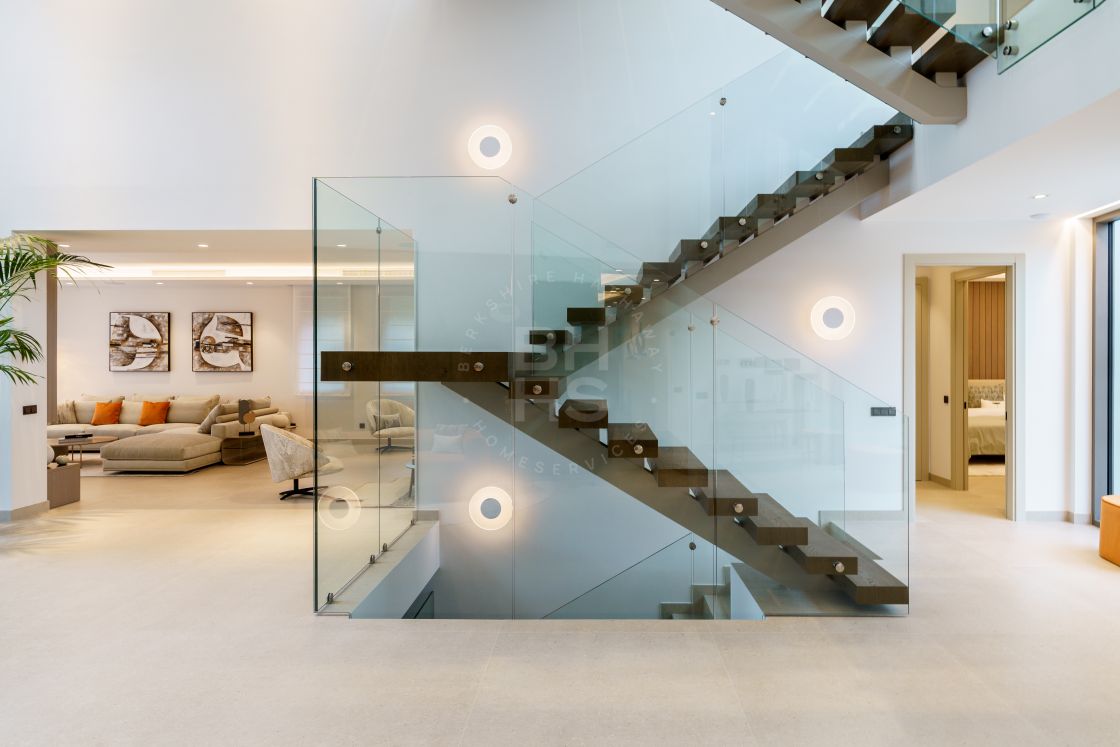 Brand-new very private villa set on an huge plot in the most exclusive gated estate in Europe