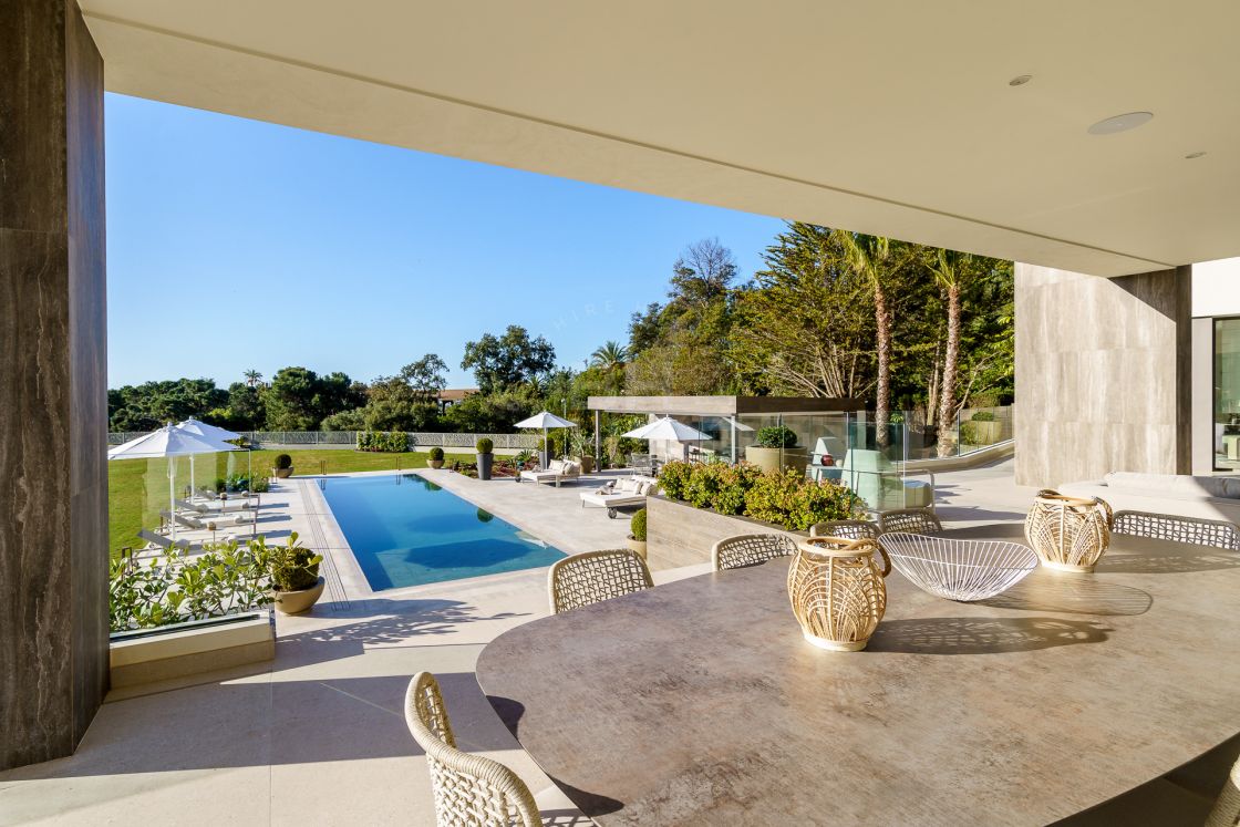 Brand-new very private villa set on an huge plot in the most exclusive gated estate in Europe