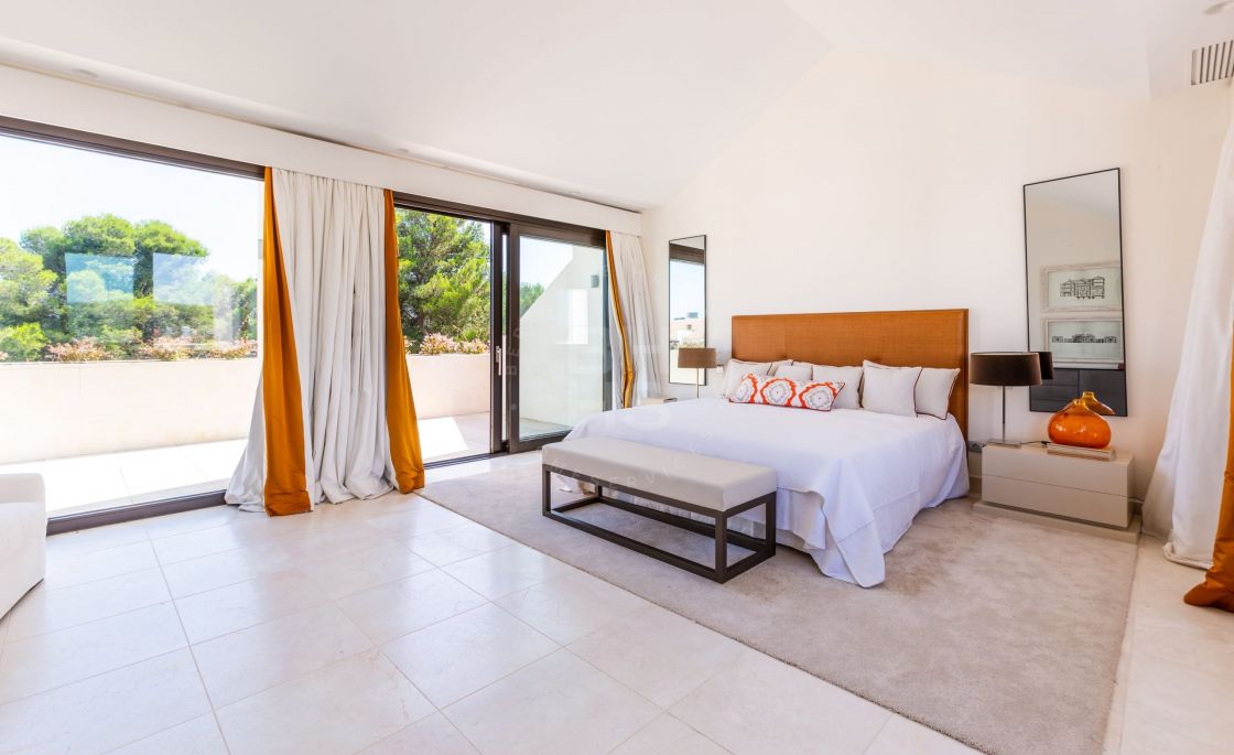 Exclusive apartment next to the prestigious Valderrama Golf Club in Sotogrande