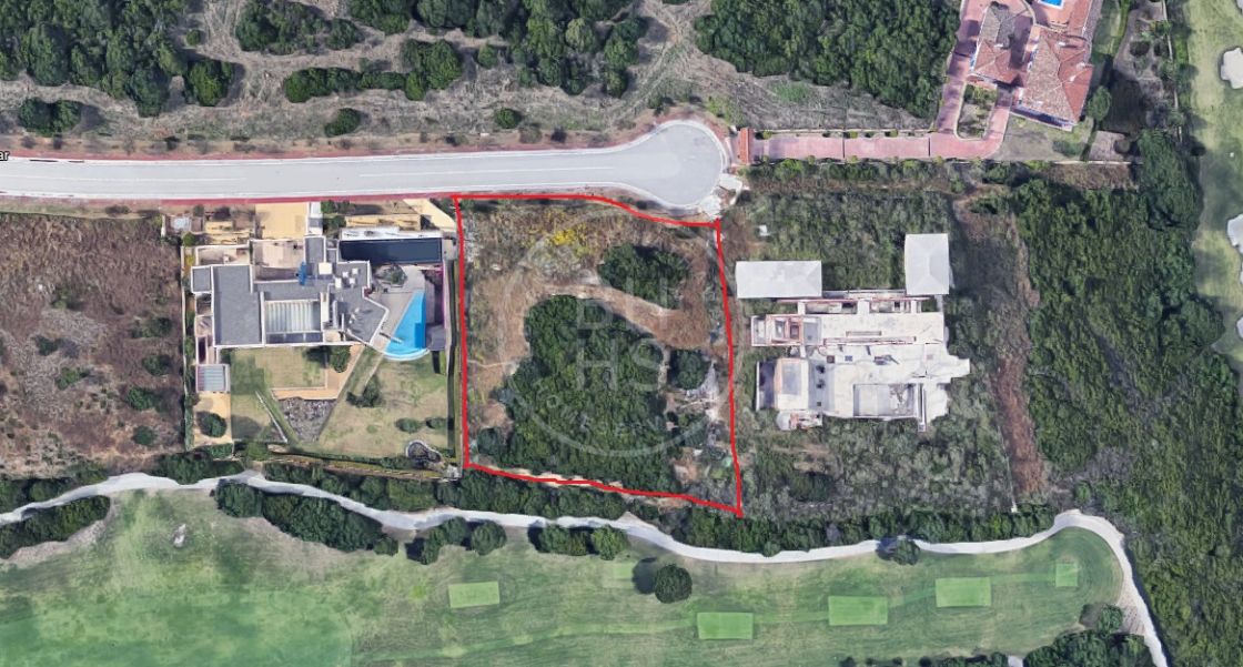 Plot with project to build a state-of-the-art luxury villa in Sotogrande