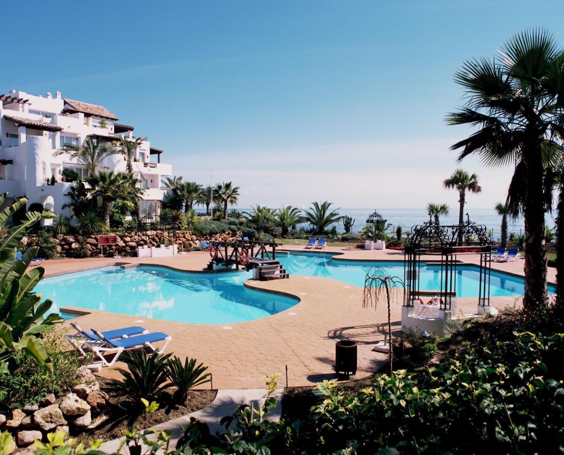 Stunning beachfront duplex penthouse in Ventura del Mar, one of the most prestigious complexes in Puerto Banús