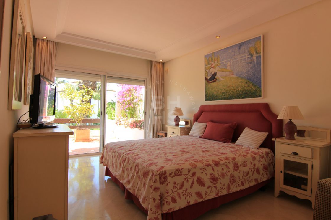 Stunning beachfront duplex penthouse in Ventura del Mar, one of the most prestigious complexes in Puerto Banús