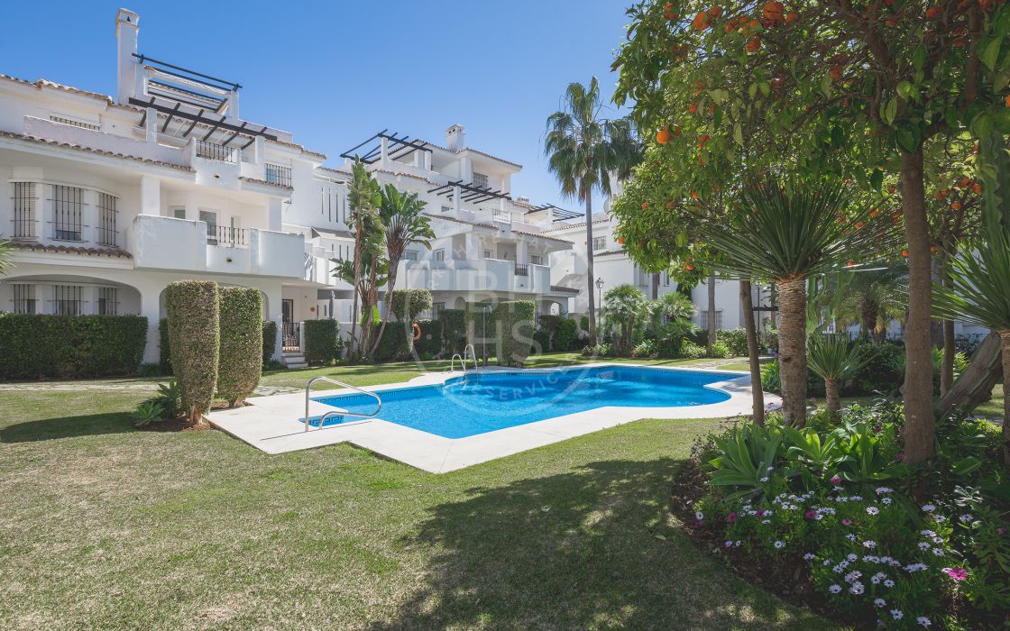 Exquisite fully renovated ground-floor apartment located close to all amenities in Nueva Andalucía