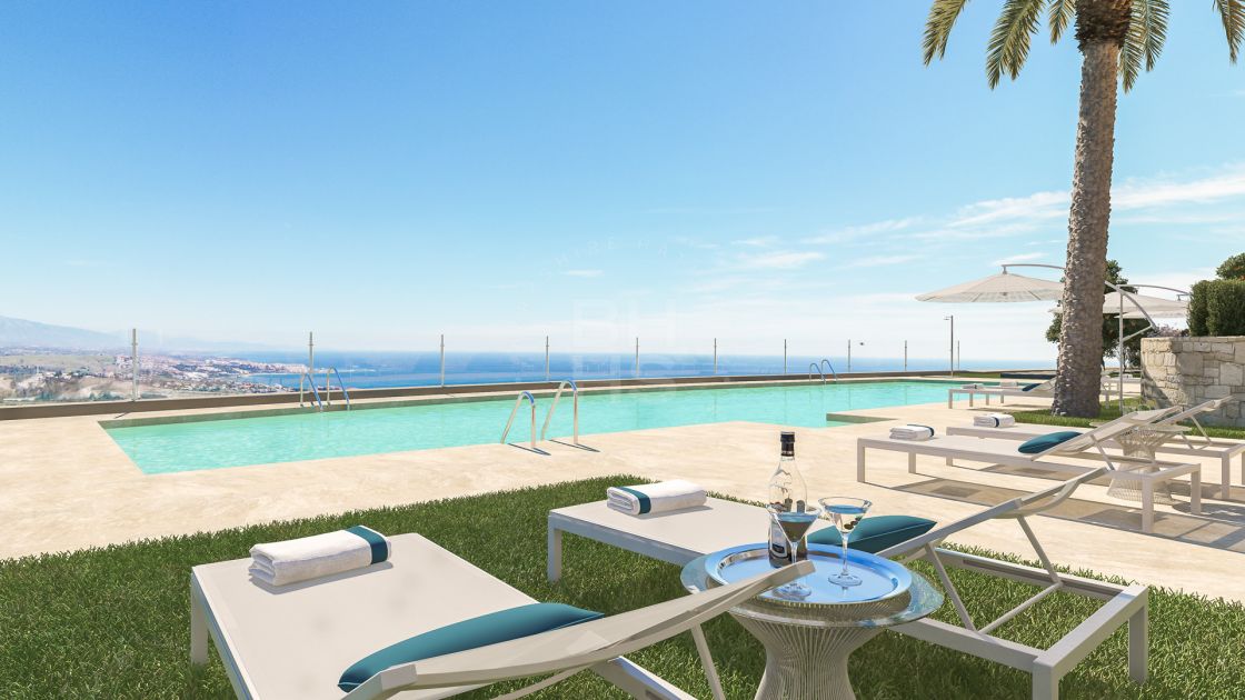 Off-plan penthouse with sea views next to one of the best golf resorts in Europe