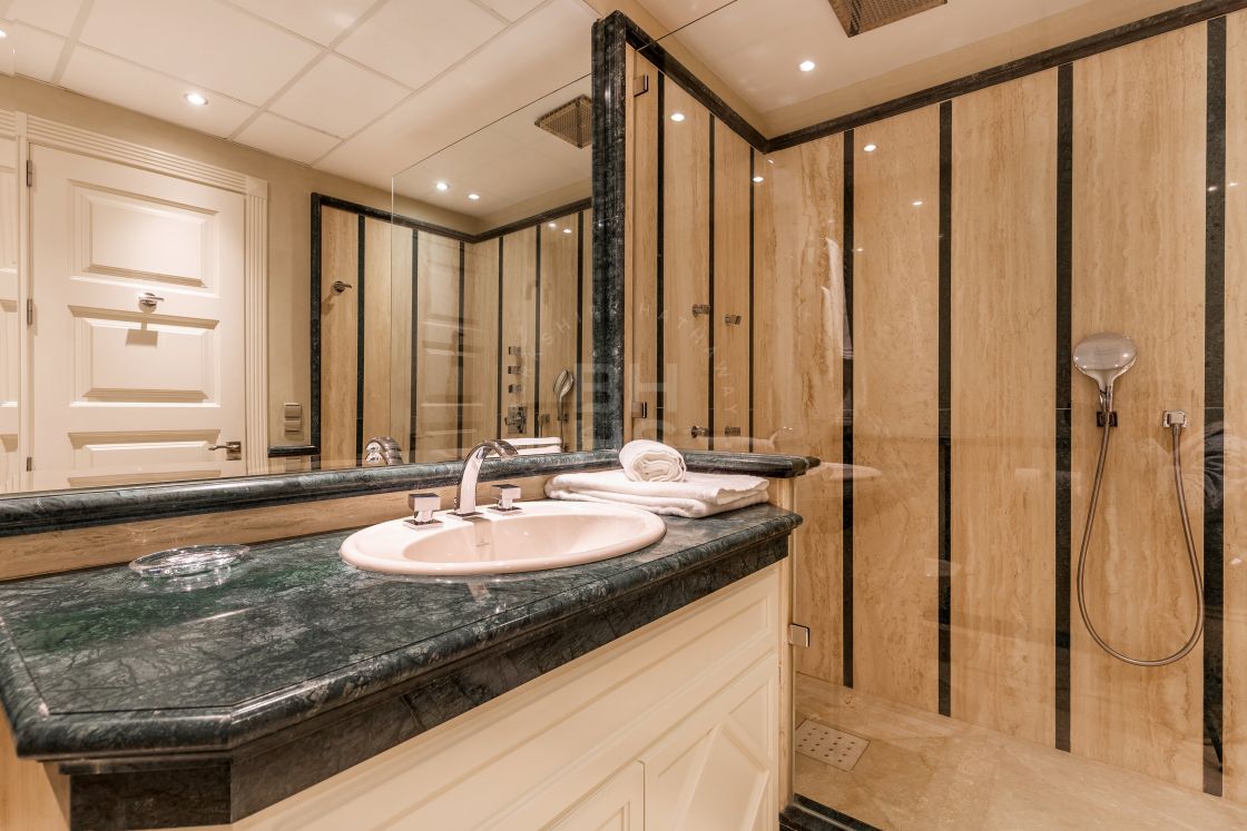 Stunning luxury semi-detached house in one of the most prestigious communities in Sierra Blanca