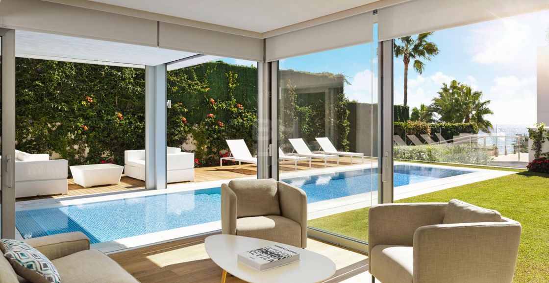 Contemporary 2nd line beach villa in Puente Romano.
