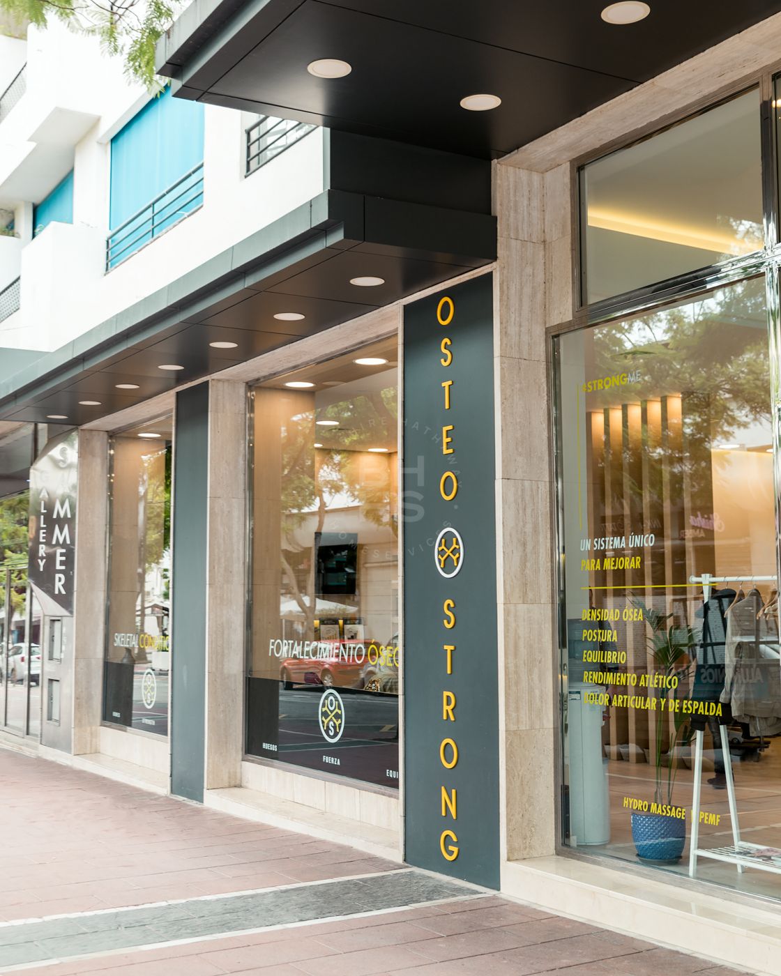 Commercial premises on street level in the heart of Puerto Banus