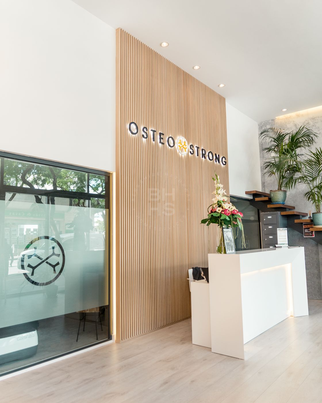Commercial premises on street level in the heart of Puerto Banus