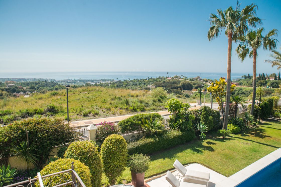 Fantastic family home with panoramic sea views on The New Golden Mile.