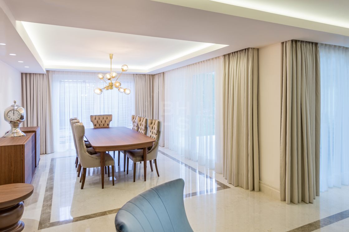 Fully renovated 2nd line beach villa in Puente Romano, Golden Mile-Marbella.