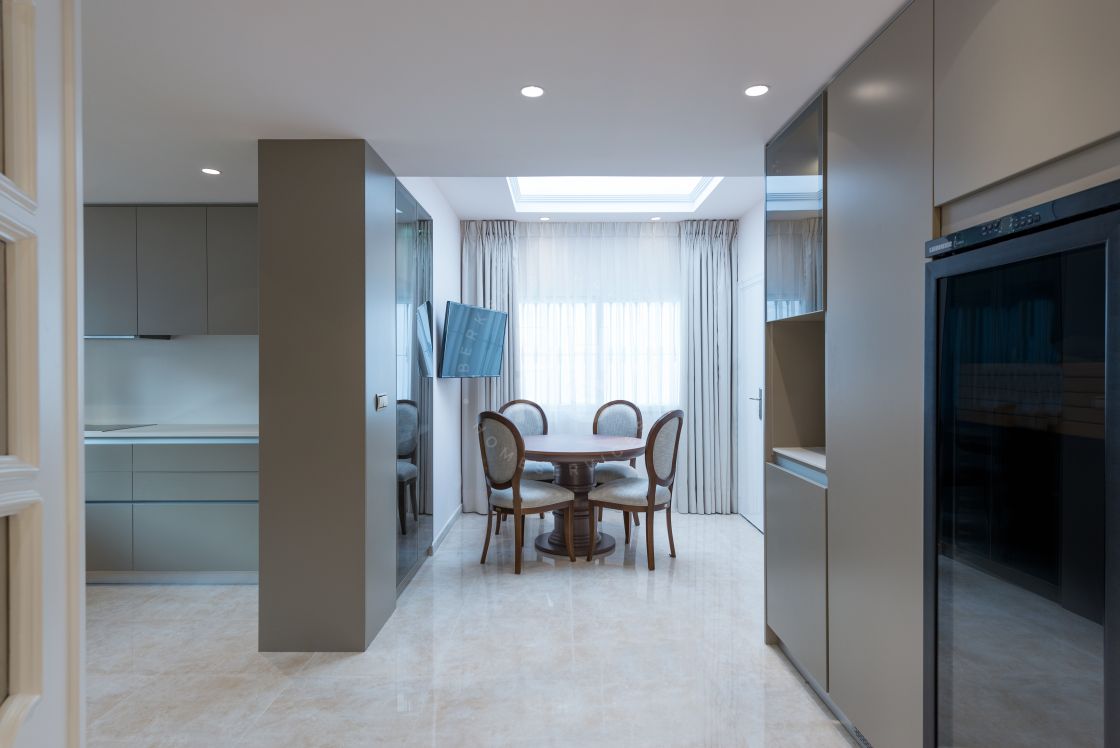 Fully renovated 2nd line beach villa in Puente Romano, Golden Mile-Marbella.